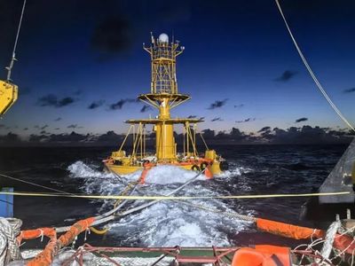 深?！盎垩邸逼评藖怼颐匚覈黄?500米深海觀測的浮標系統
